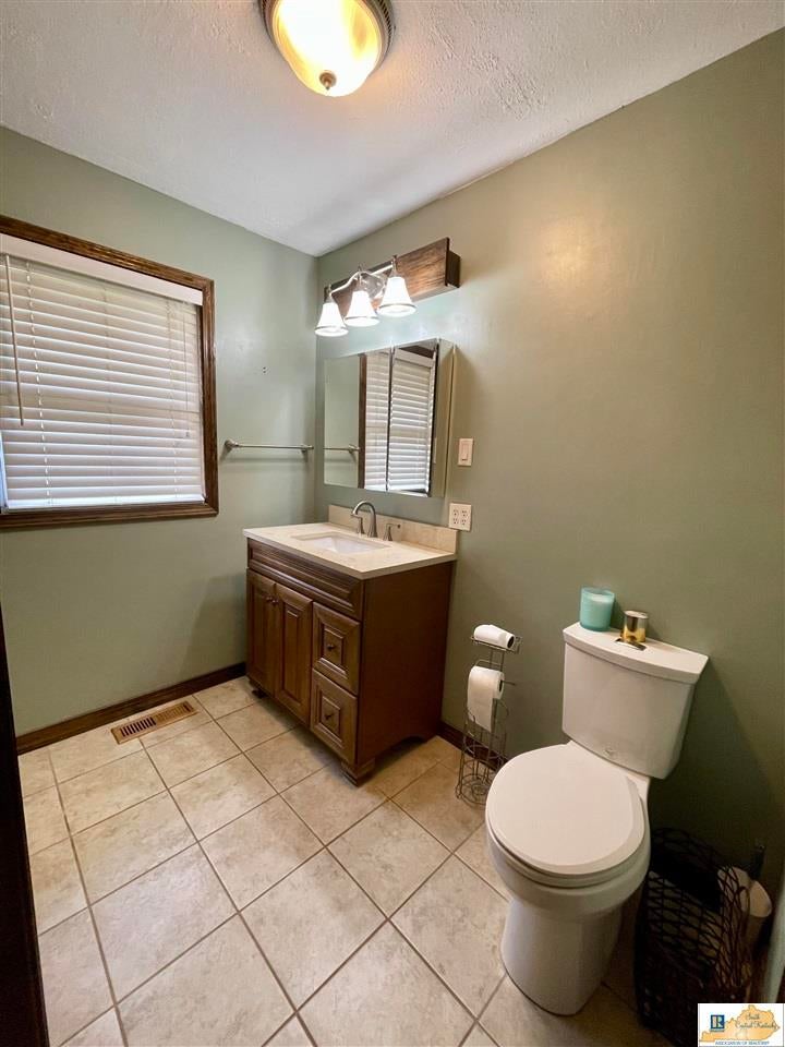 525 Hilltop View Road Summer Shade, KY 42166 - Photo 7 of 16 Gallery Image 7