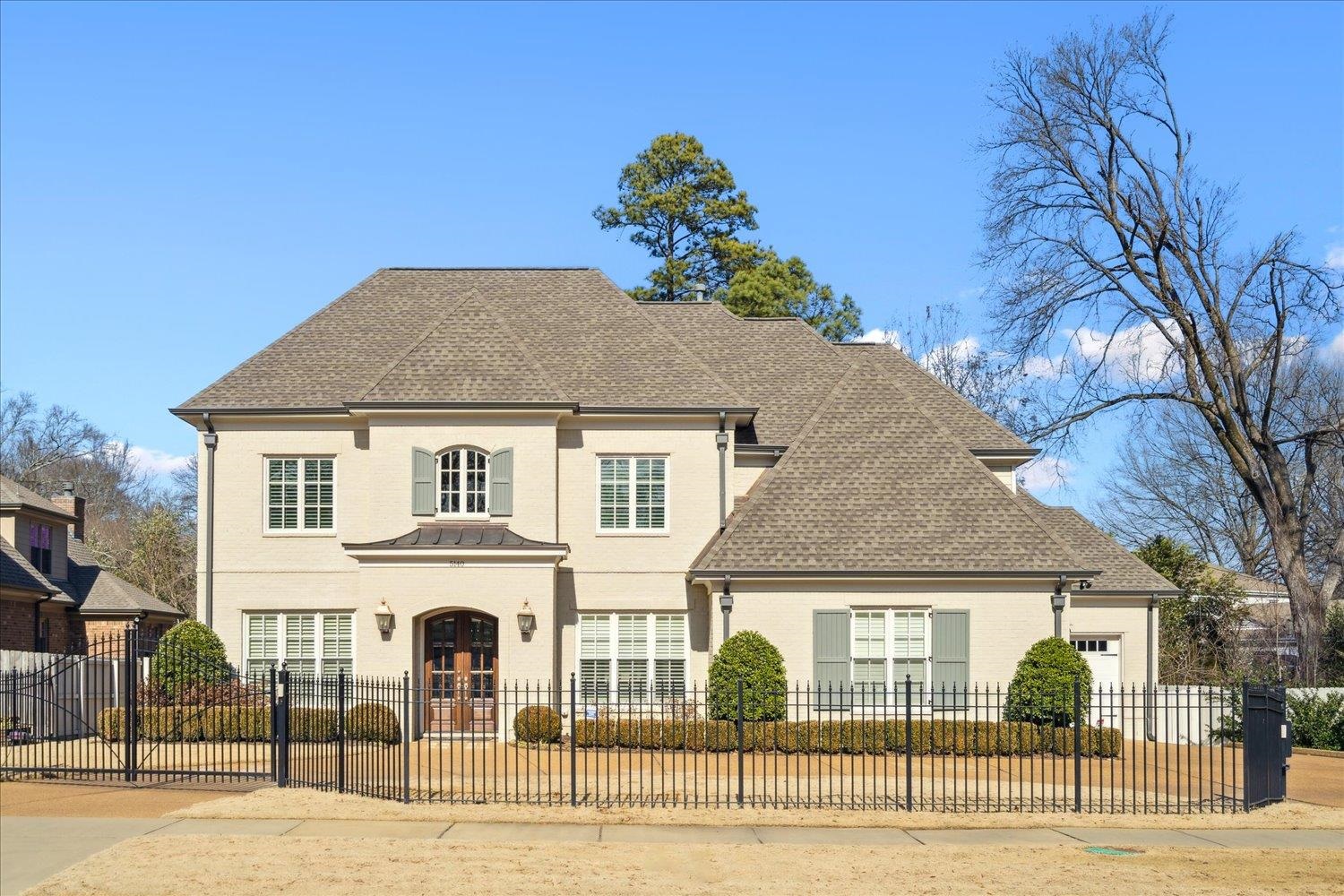 5140 Shady Grove Road Memphis, TN 38117 - Photo 1 of 39 a house with a outdoor space