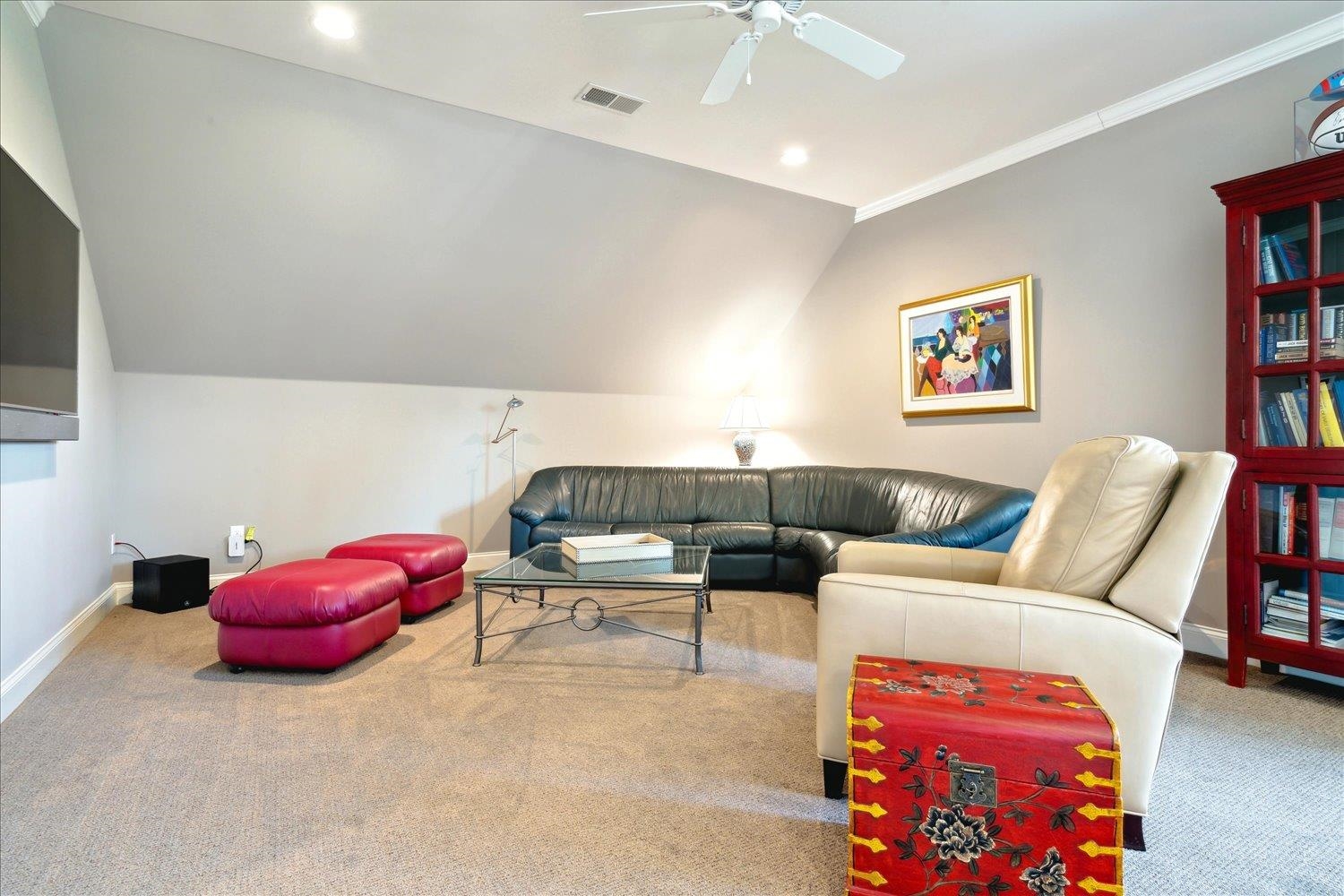 5140 Shady Grove Road Memphis, TN 38117 - Photo 33 of 39 a living room with furniture