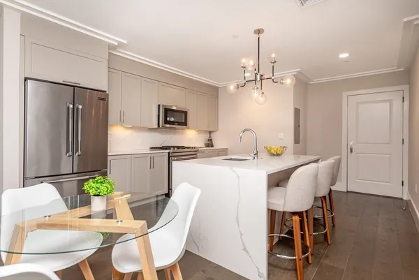 $799,000 | 214 Market Street, Unit 201, Boston, MA 02135