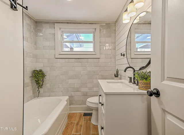 $225,000 | 31401 Old Saltworks Road, Meadowview, VA 24361