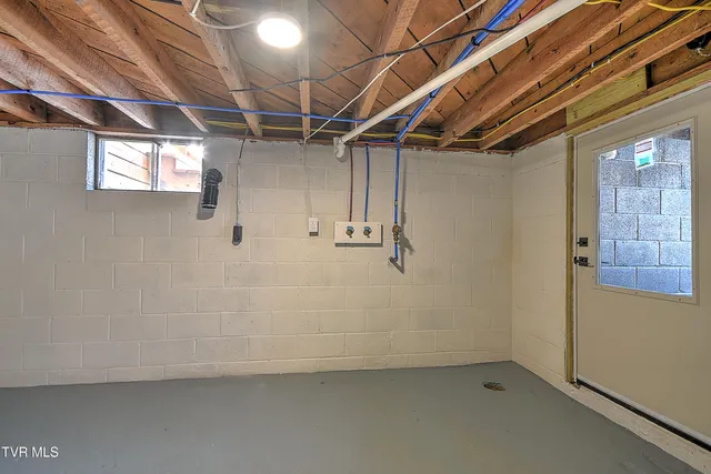 $225,000 | 31401 Old Saltworks Road, Meadowview, VA 24361