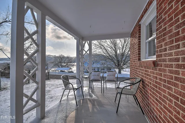 $225,000 | 31401 Old Saltworks Road, Meadowview, VA 24361