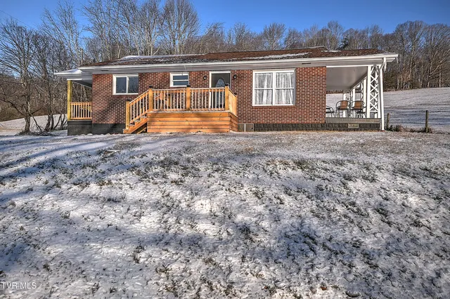 $225,000 | 31401 Old Saltworks Road, Meadowview, VA 24361
