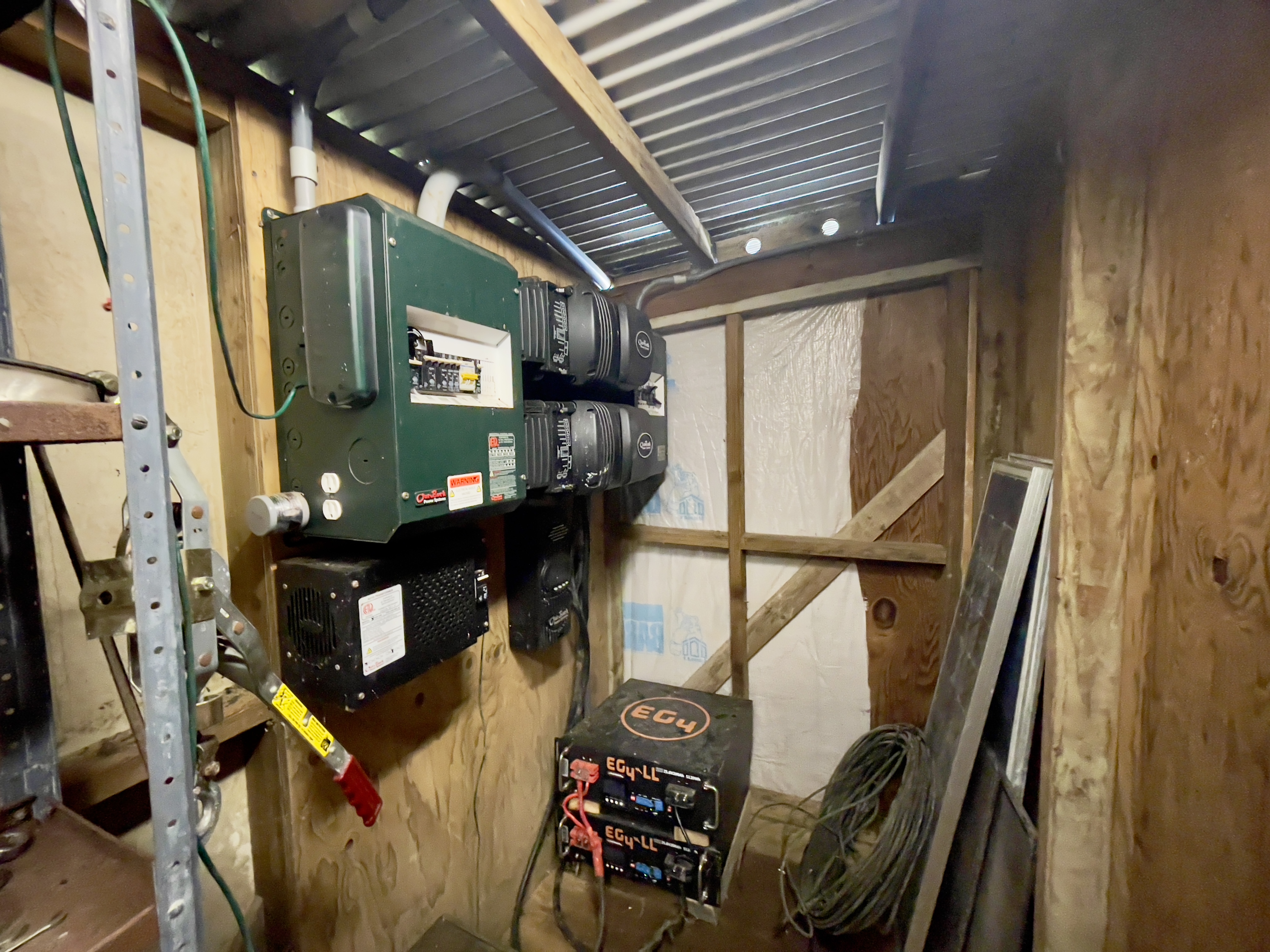 84-539 Telephone Exchange Road Captain Cook, HI 96704 - Photo 20 of 30 a view of an entryway with wooden floor