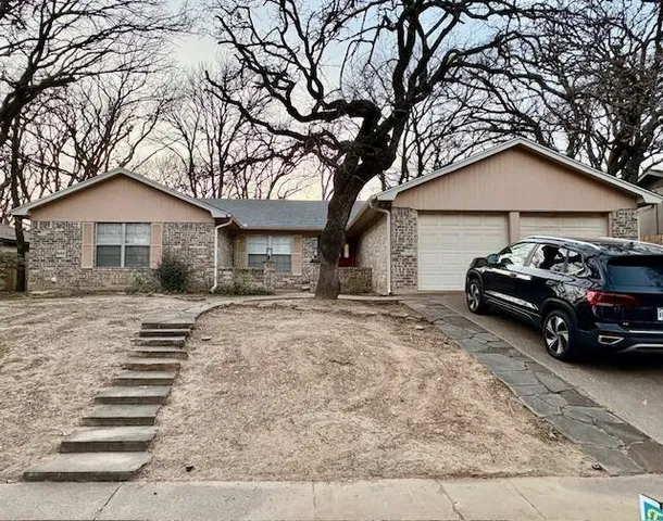 $350,000 | 2925 Ridgewood Drive, Hurst, TX 76054