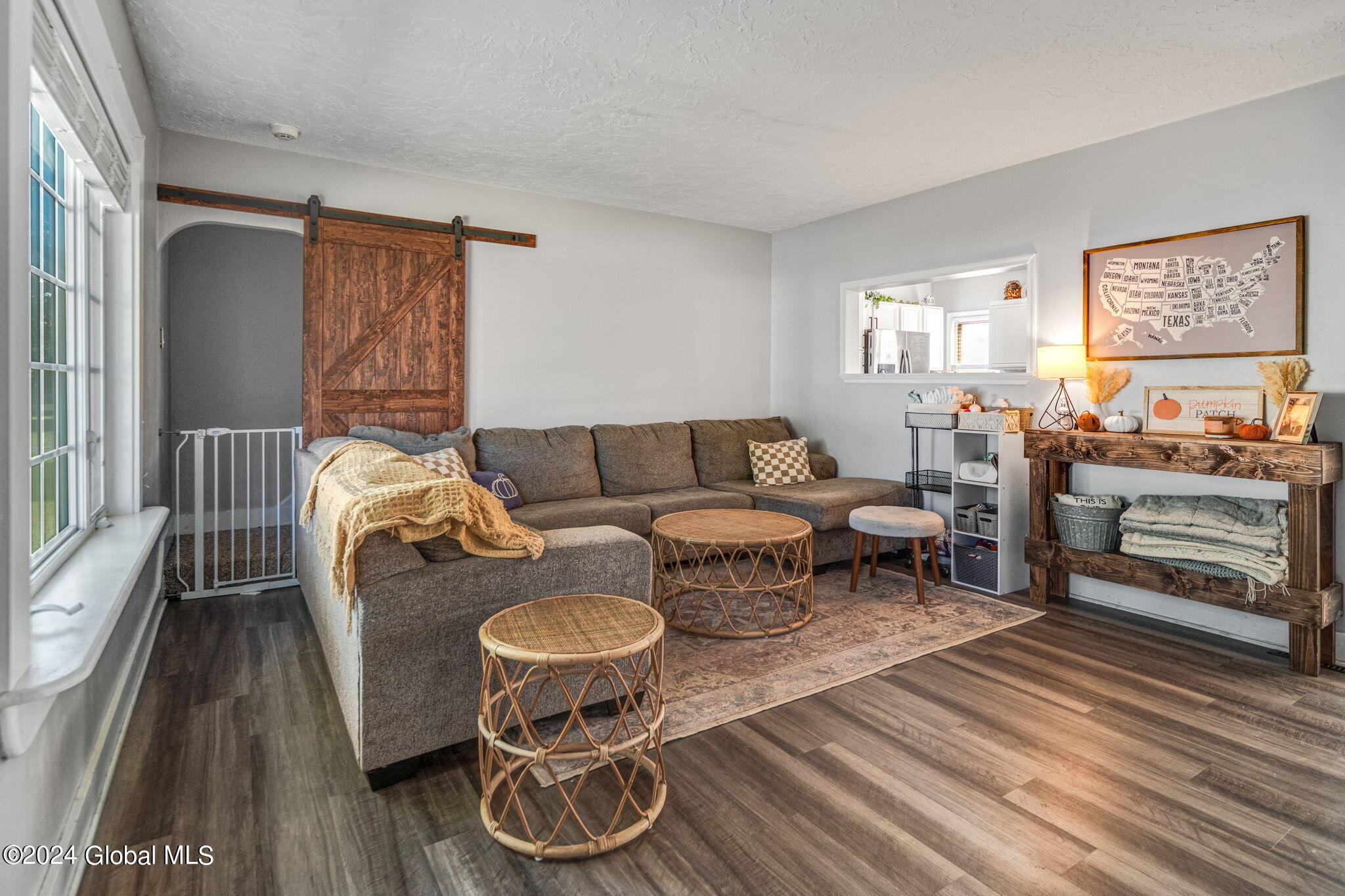 2045 Cardiff Road Schenectady, NY 12303 - Photo 2 of 34 2