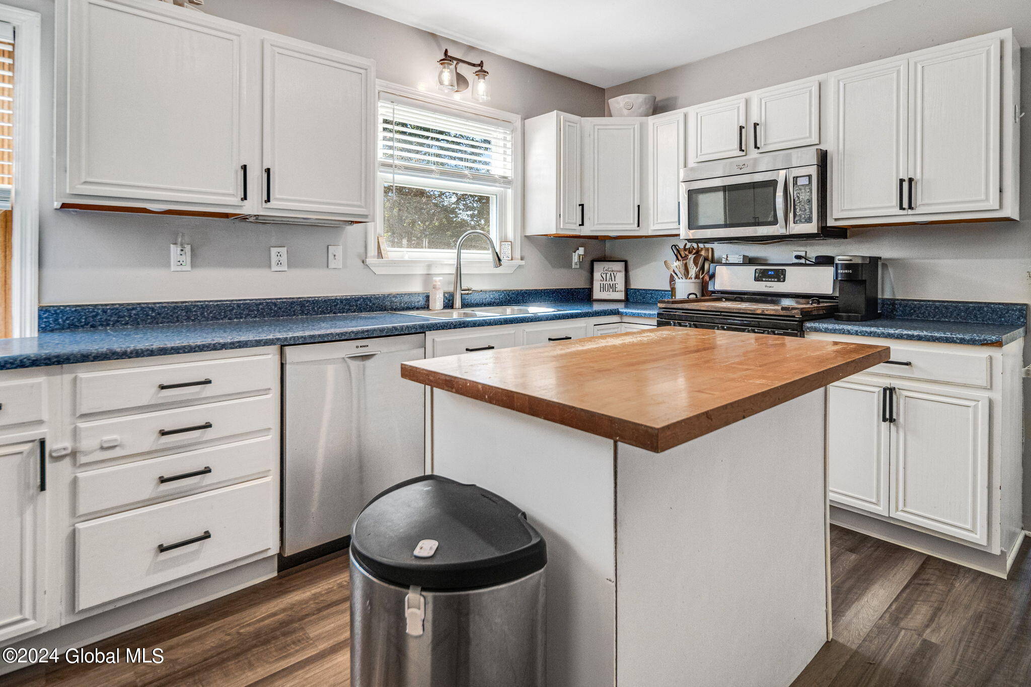 2045 Cardiff Road Schenectady, NY 12303 - Photo 9 of 34 9-web-or-mls-009-2045-cardiff-road-schen