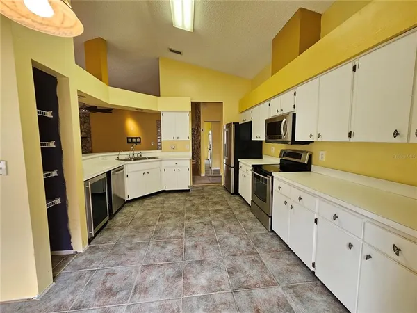 $539,900 | 1795 Bayhill Drive, Oldsmar, FL 34677