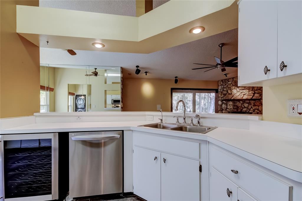 1795 Bayhill Drive Oldsmar, FL 34677 - Photo 19 of 58