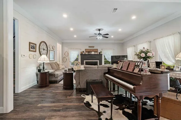 $719,000 | 2205 County Road, Blossom, TX 75416