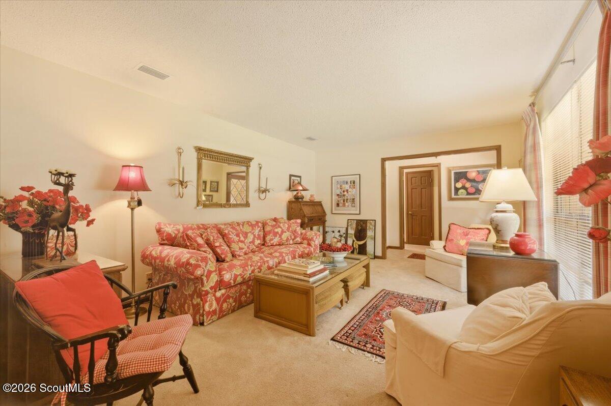 554 Old Plantation Road Jekyll Island, GA 31527 - Photo 14 of 58 Front living room