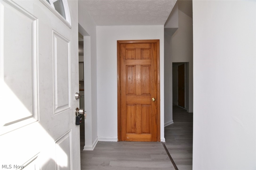 4495 Ammon Road Cleveland, OH 44143 - Photo 4 of 38