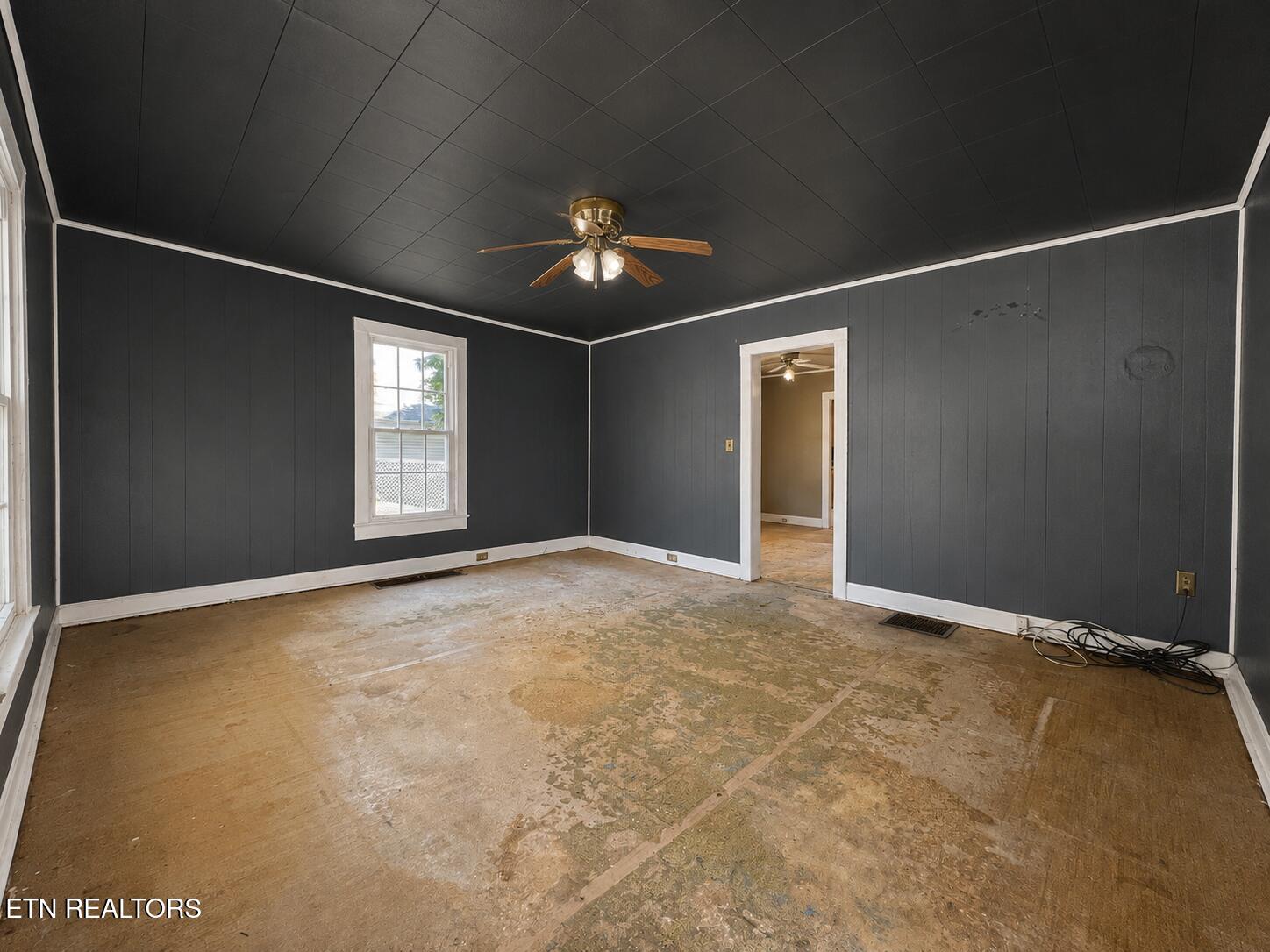 1732 North Wright Road Alcoa, TN 37701 - Photo 2 of 26 Living Room