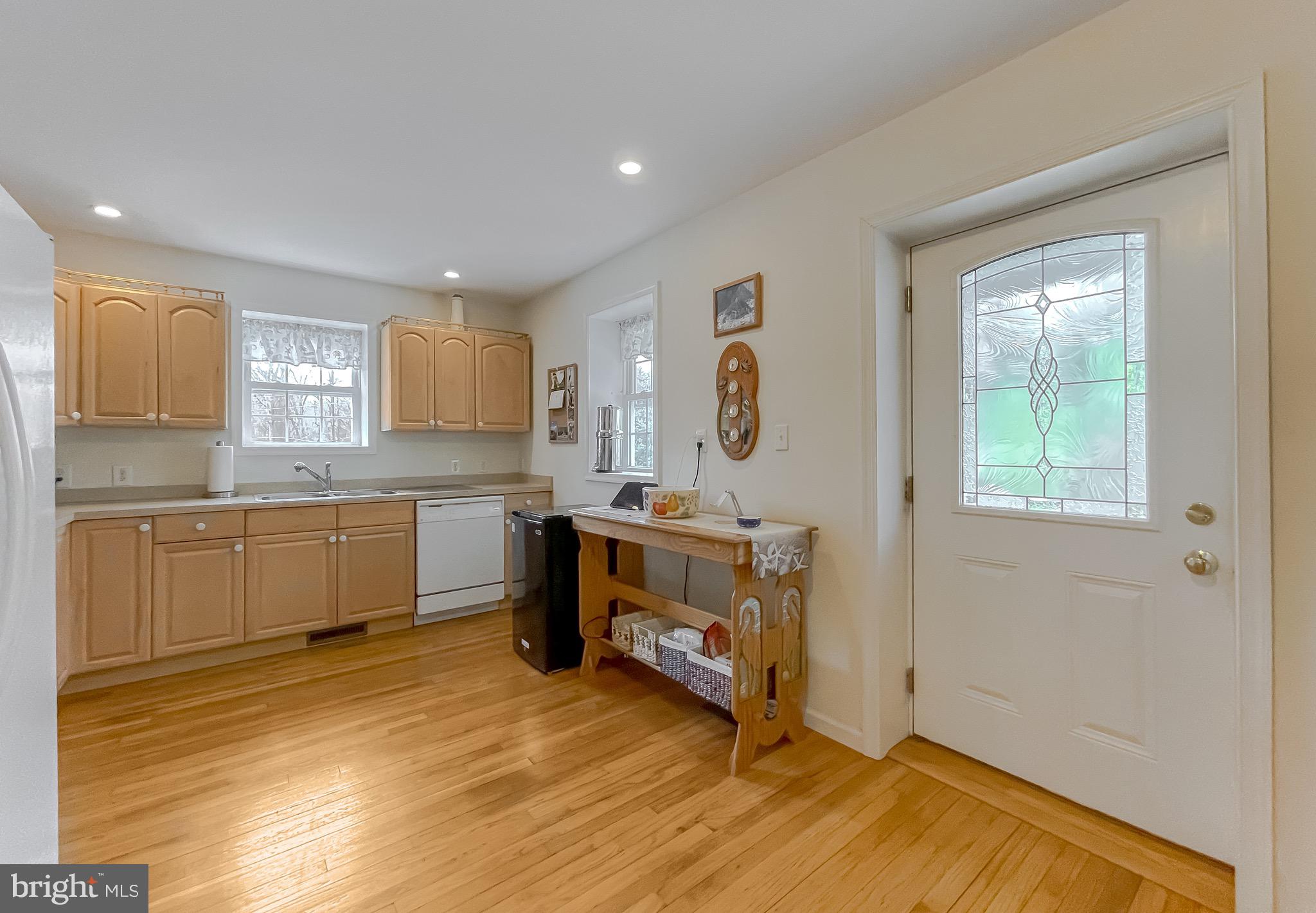 6015 Fir Road St. Leonard, MD 20685 - Photo 8 of 57 Kitchen/dining