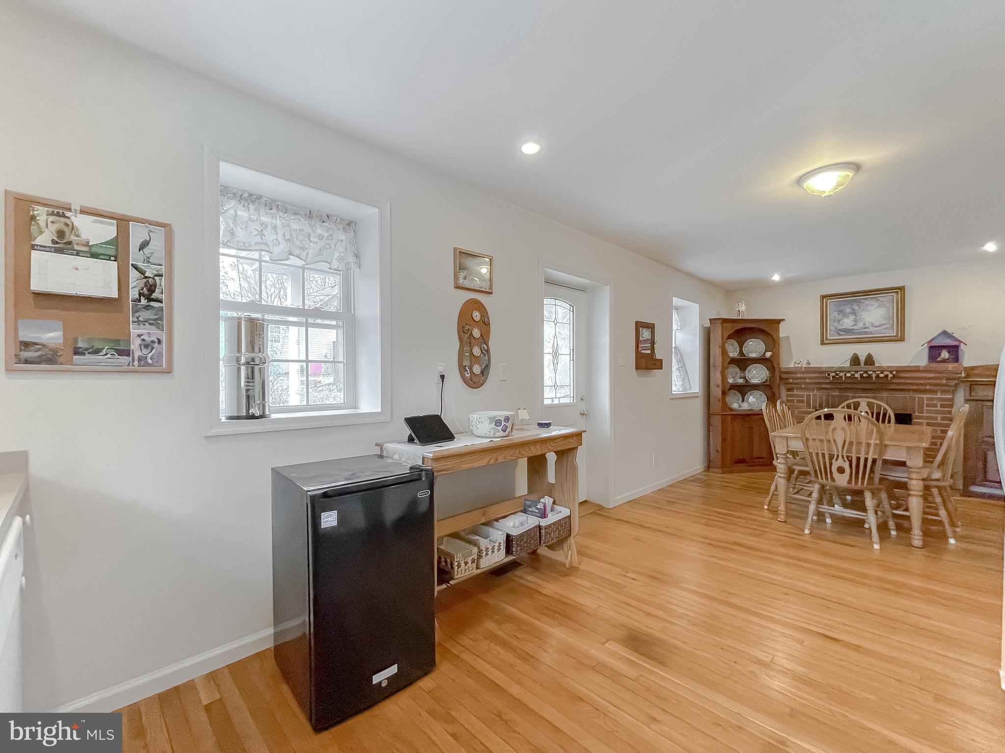 6015 Fir Road St. Leonard, MD 20685 - Photo 10 of 57 Kitchen/dining