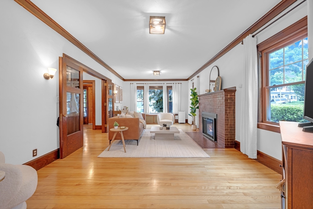 14 Tahanto Road Worcester, MA 01602 - Photo 4 of 41