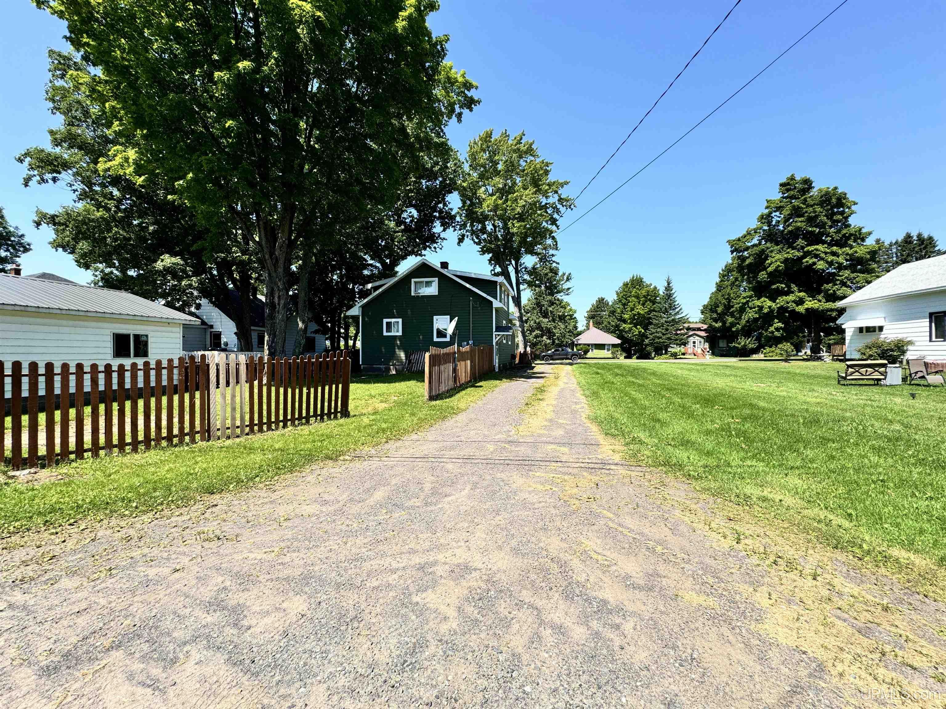 415 North 3rd Street L'Anse, MI 49946 - Photo 6 of 20
