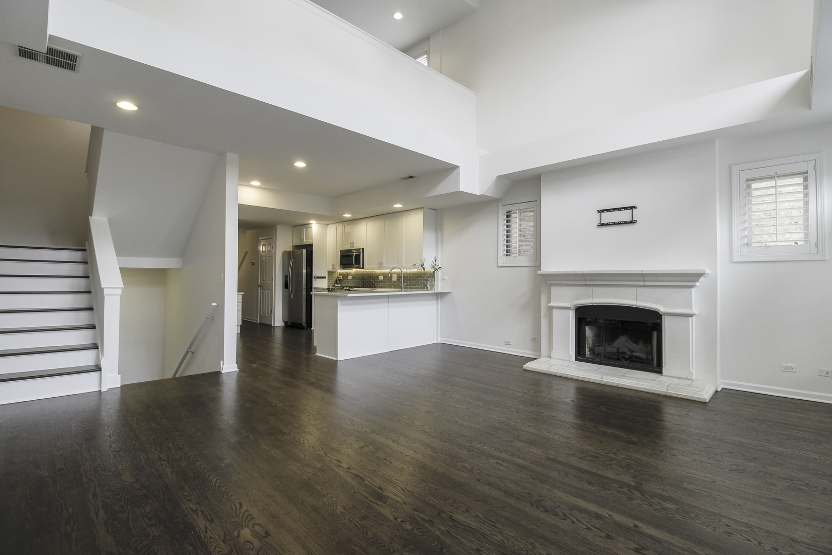 3760 North Fremont Street, Unit 3 Chicago, IL 60613 - Photo 2 of 39