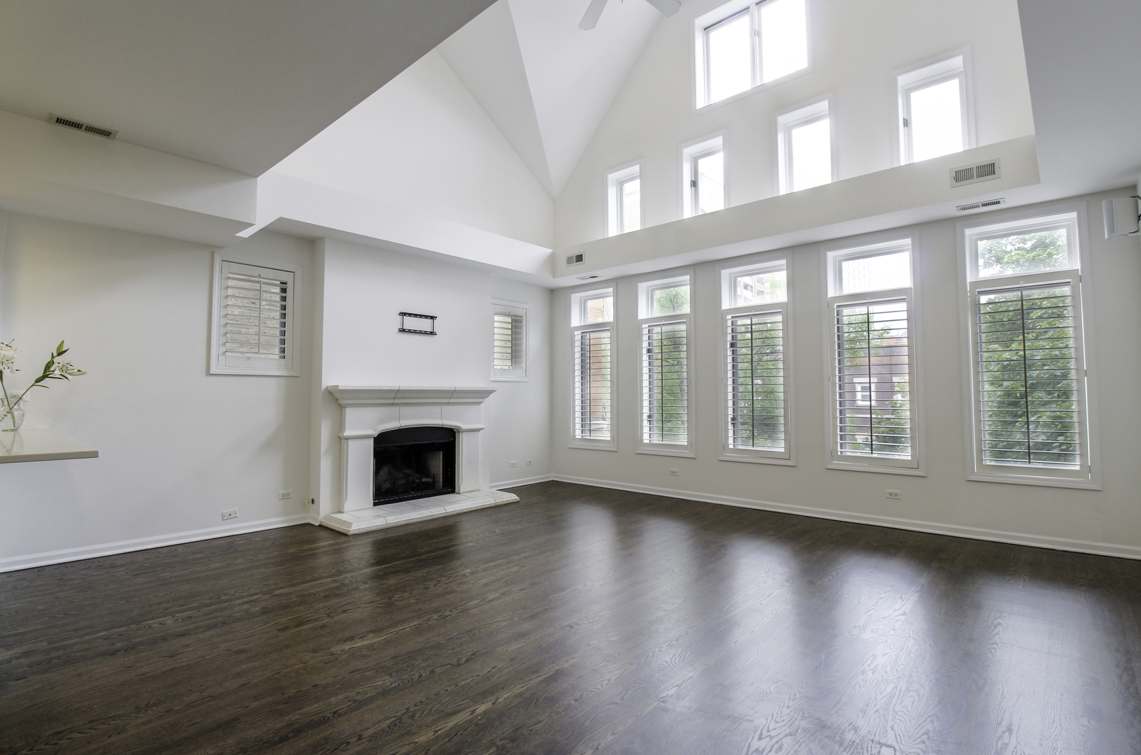 3760 North Fremont Street, Unit 3 Chicago, IL 60613 - Photo 3 of 39