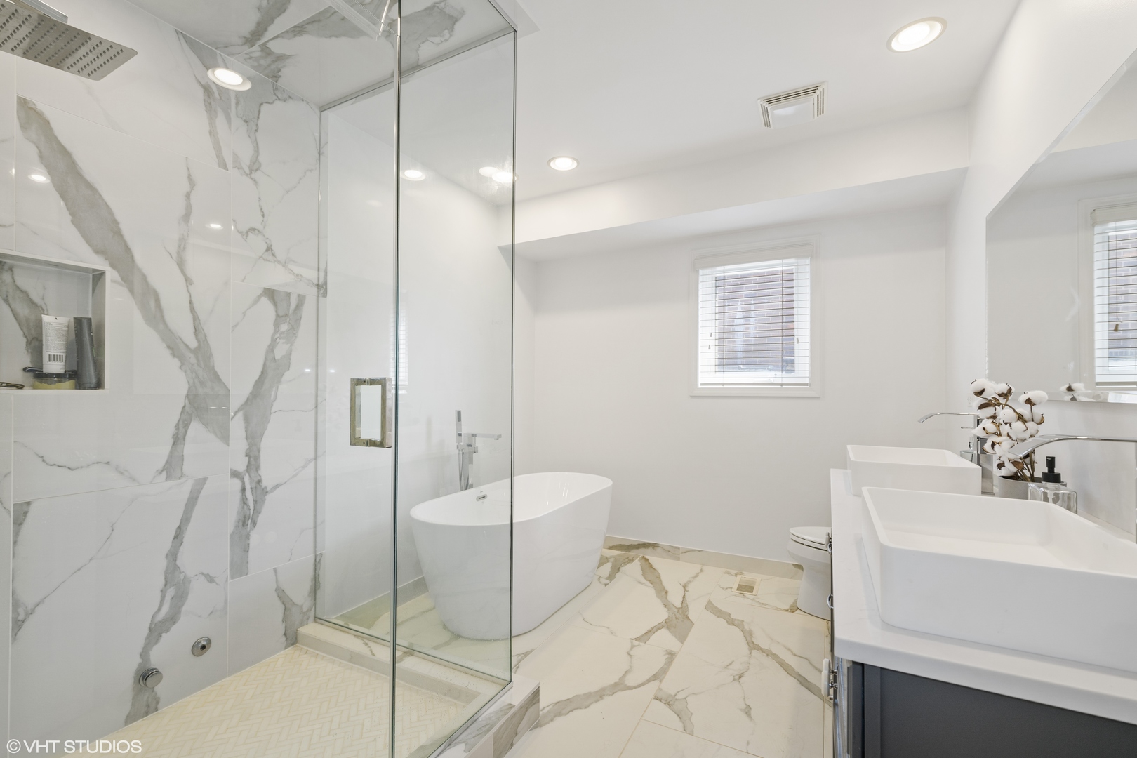 3760 North Fremont Street, Unit 3 Chicago, IL 60613 - Photo 6 of 39