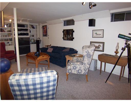 29 East Beach Road, Unit 37 Casco, ME 04015 - Photo 21 of 25 Den/Family/Great Room.