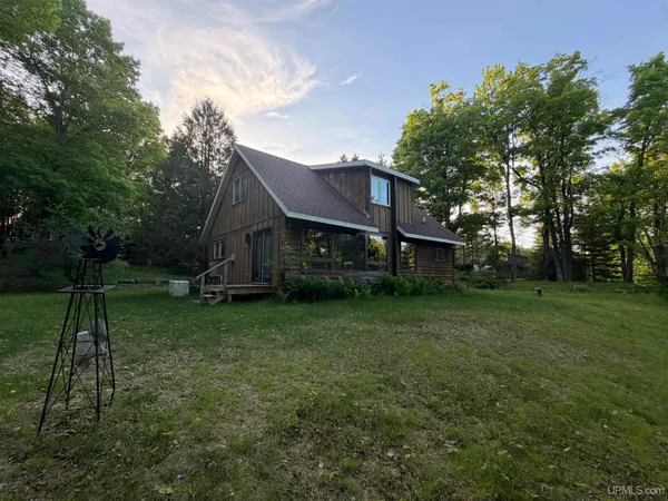 $320,000 | 6782 Magpie Lane, Republic, MI 49879