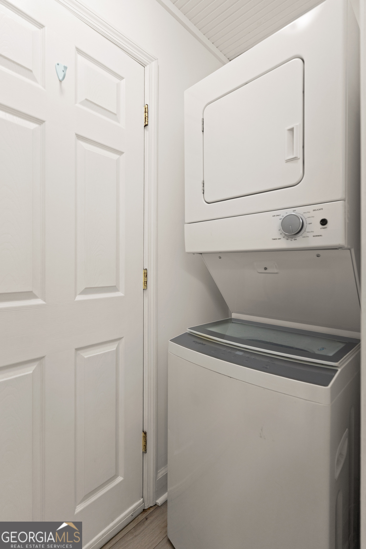 1000 Mallery St Extension, Unit B5 St. Simons, GA 31522 - Photo 19 of 24 a close view of washer and dryer