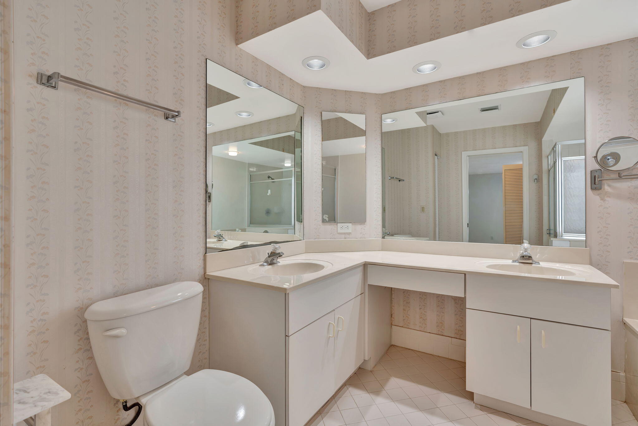 18253 Southeast Fairview Circle Jupiter, FL 33469 - Photo 16 of 54 19-web-or-mls-_MLP6918