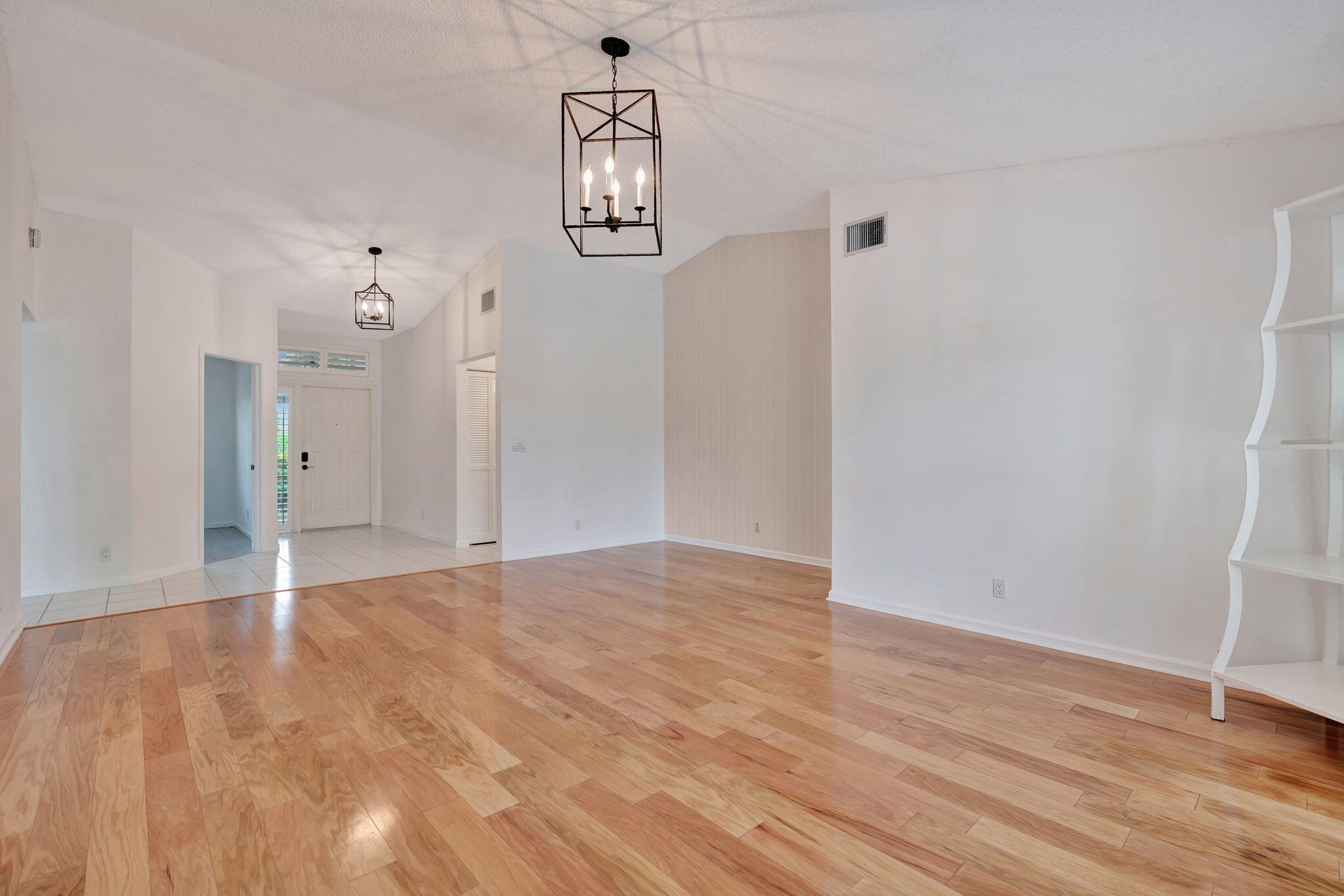 18253 Southeast Fairview Circle Jupiter, FL 33469 - Photo 33 of 54 Living Room