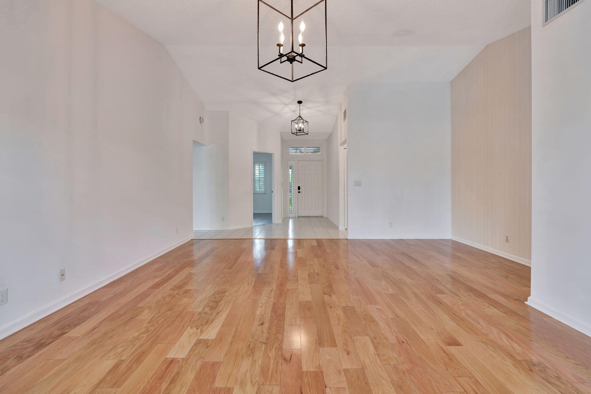 18253 Southeast Fairview Circle Jupiter, FL 33469 - Photo 34 of 54 Living Room