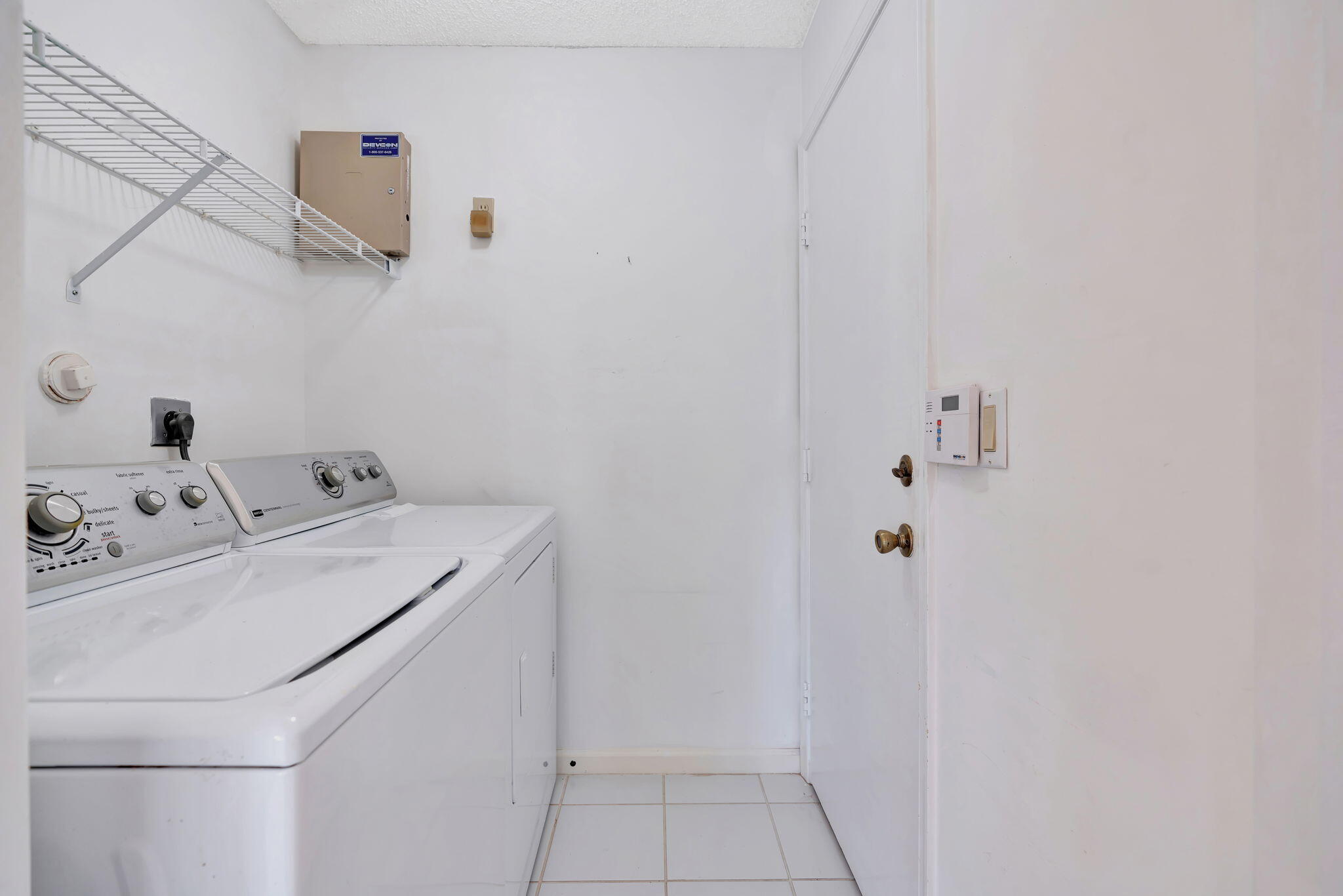 18253 Southeast Fairview Circle Jupiter, FL 33469 - Photo 39 of 54 Laundry