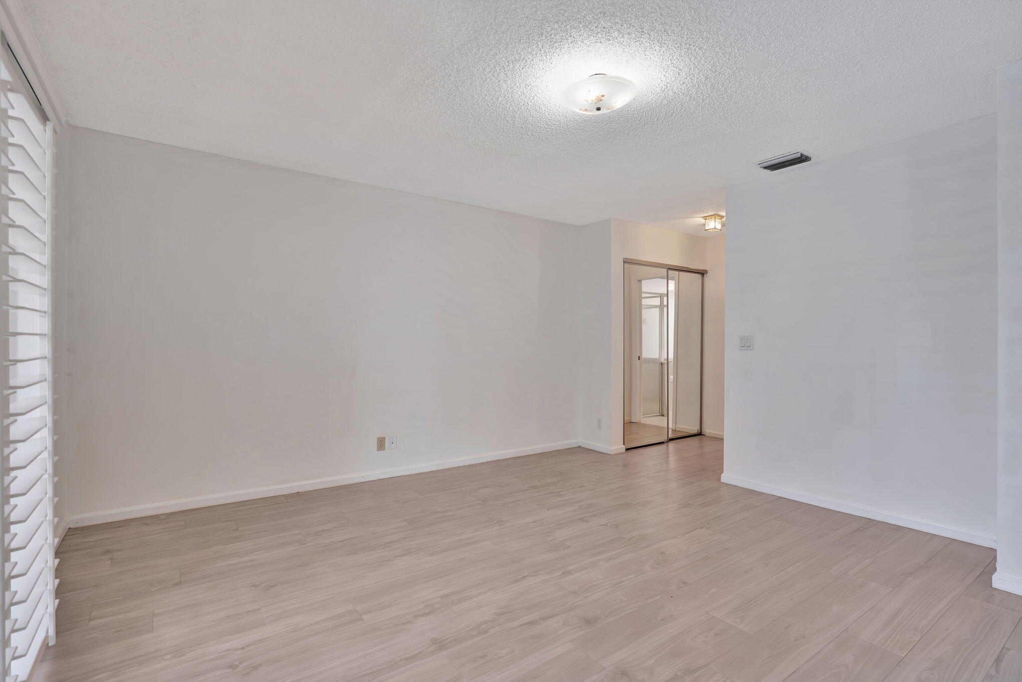 18253 Southeast Fairview Circle Jupiter, FL 33469 - Photo 10 of 54 13-web-or-mls-_MLP6888