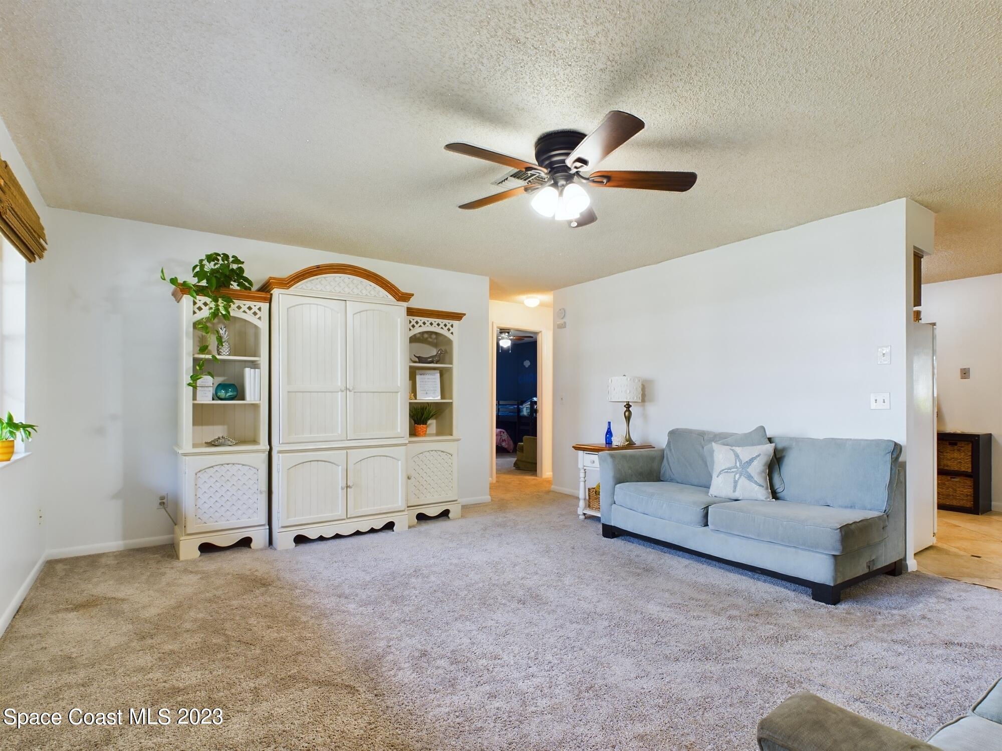 344 Columbus Street Sebastian, FL 32958 - Photo 5 of 35 a living room with furniture