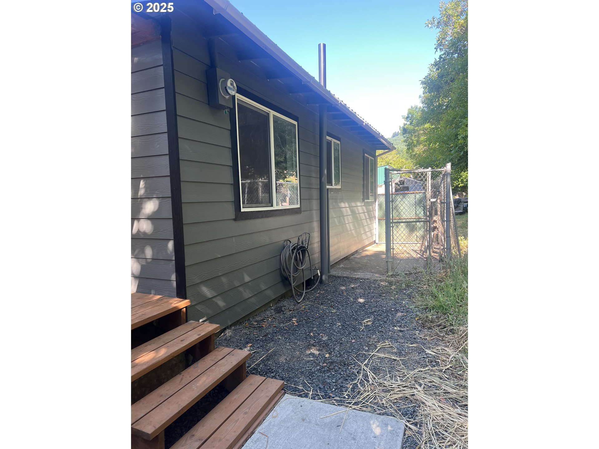 337 Main Street Scottsburg, OR 97473 - Photo 11 of 25