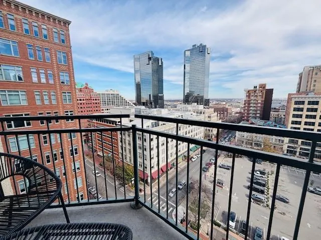 $350,000 | 500 Throckmorton Street, Unit 1102, Fort Worth, TX 76102