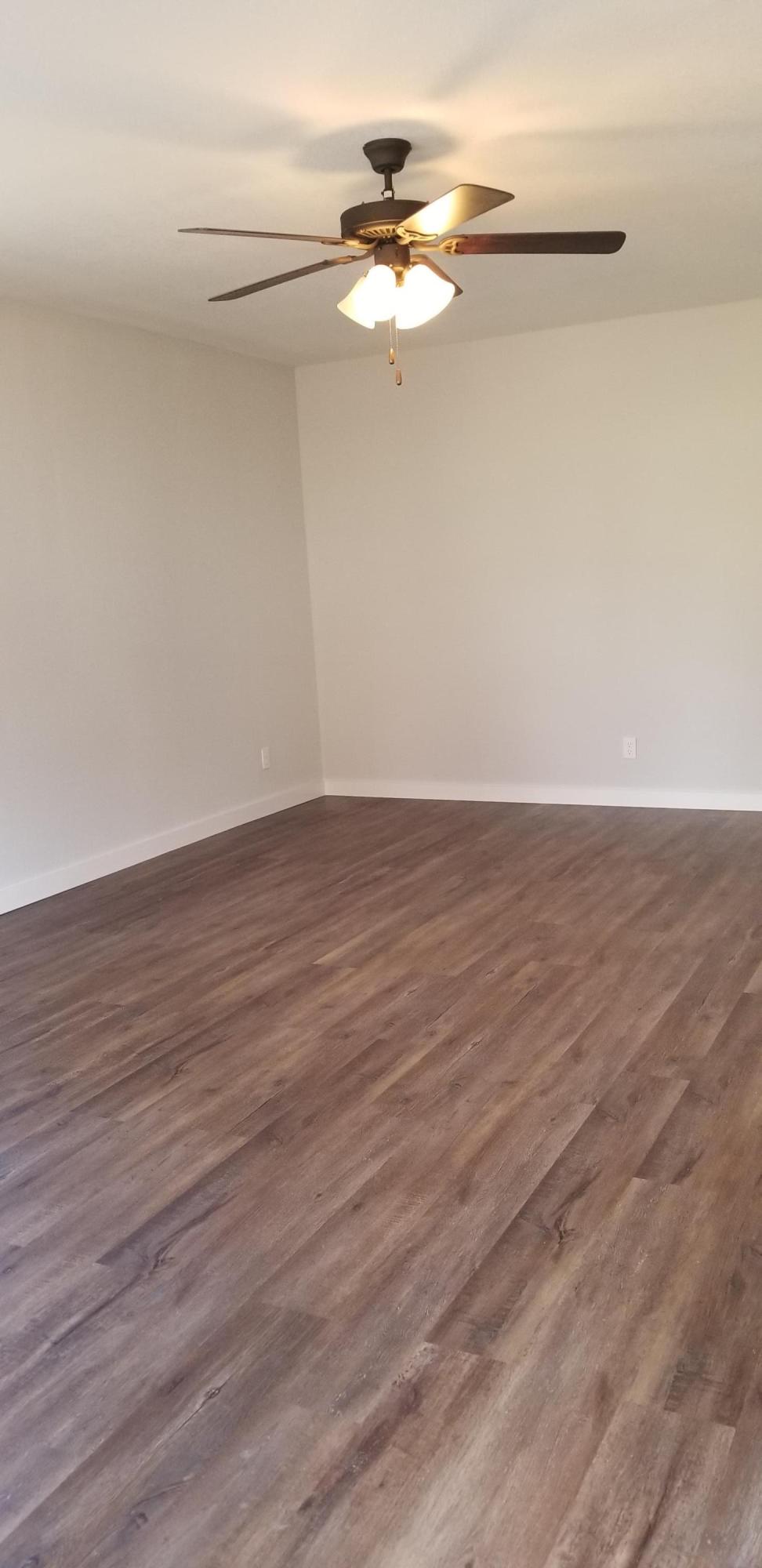 120 Spring Street Maynardville, TN 37807 - Photo 10 of 15 14X18 LIVING RM