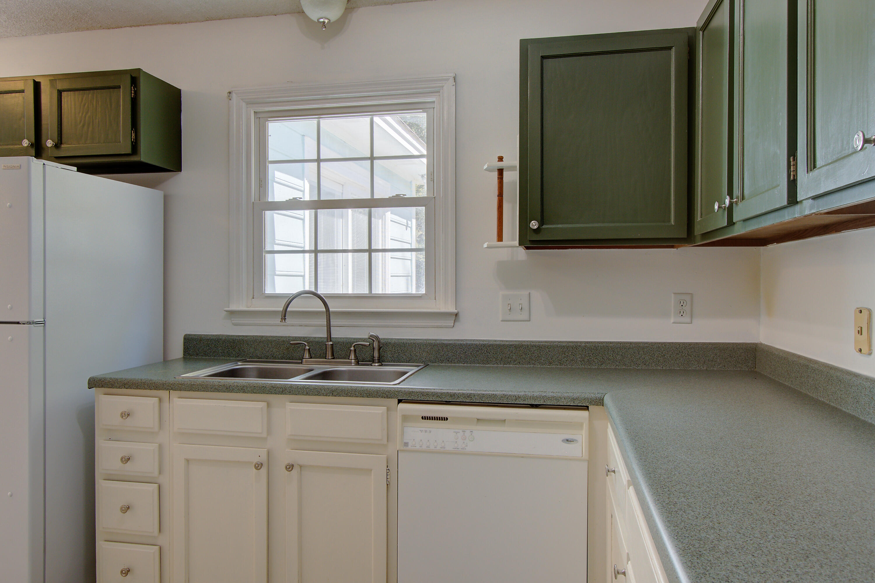 124 Hamlet Road Summerville, SC 29485 - Photo 14 of 28 09282026--062