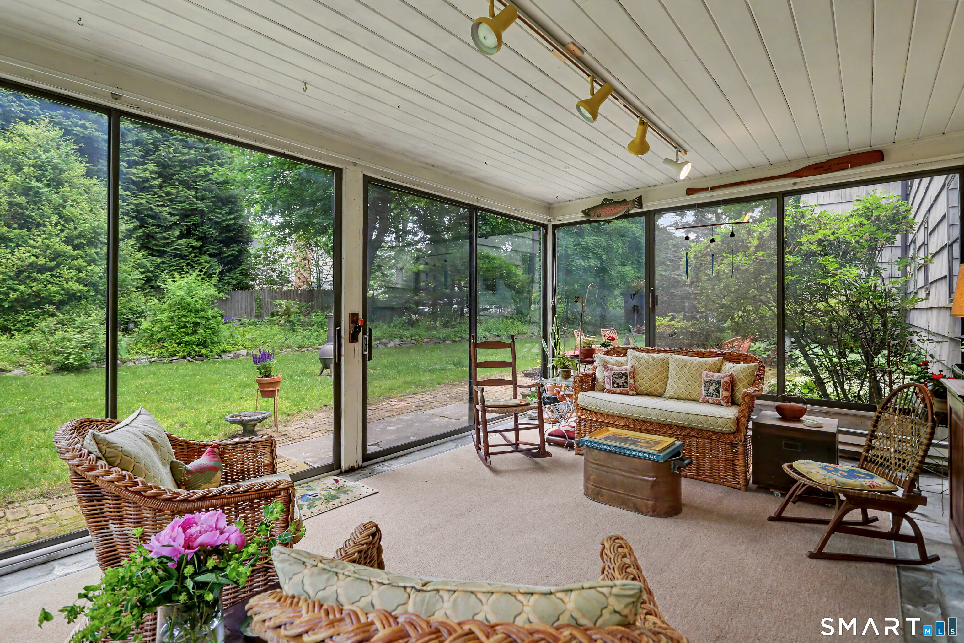 240 North Cedar Road Fairfield, CT 06824 - Photo 23 of 40