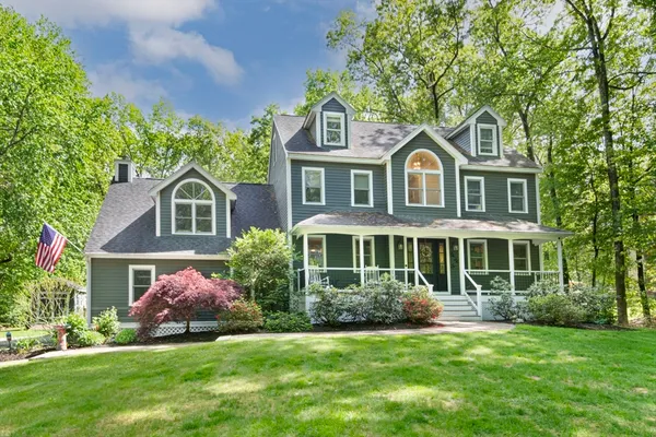 $849,900 | 8 Upton Street, Dunstable, MA 01827