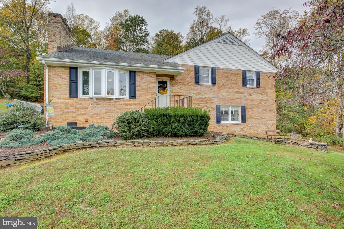 6588 Kelly Road Warrenton, VA 20187 - Photo 1 of 39 Welcome to 6588 Kelly Rd.! 4 BR, 2.5 Baths