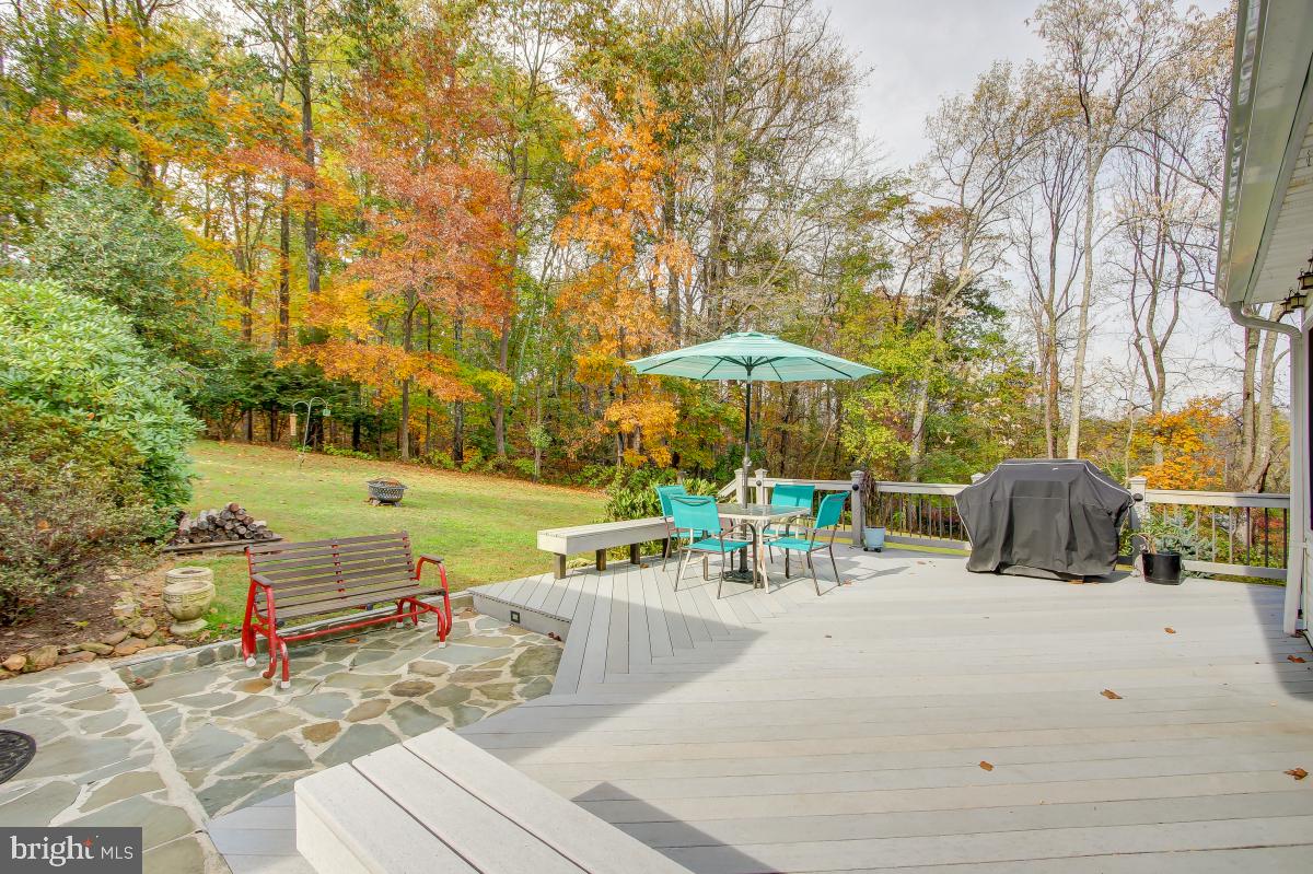 6588 Kelly Road Warrenton, VA 20187 - Photo 33 of 39 25x19 TREX Deck