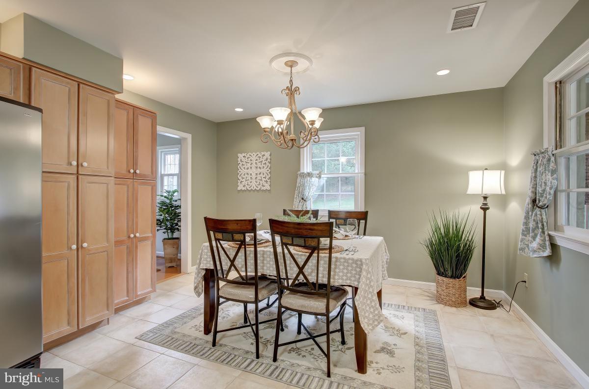 6588 Kelly Road Warrenton, VA 20187 - Photo 10 of 39 Remodeled with Addition Pantry Closets