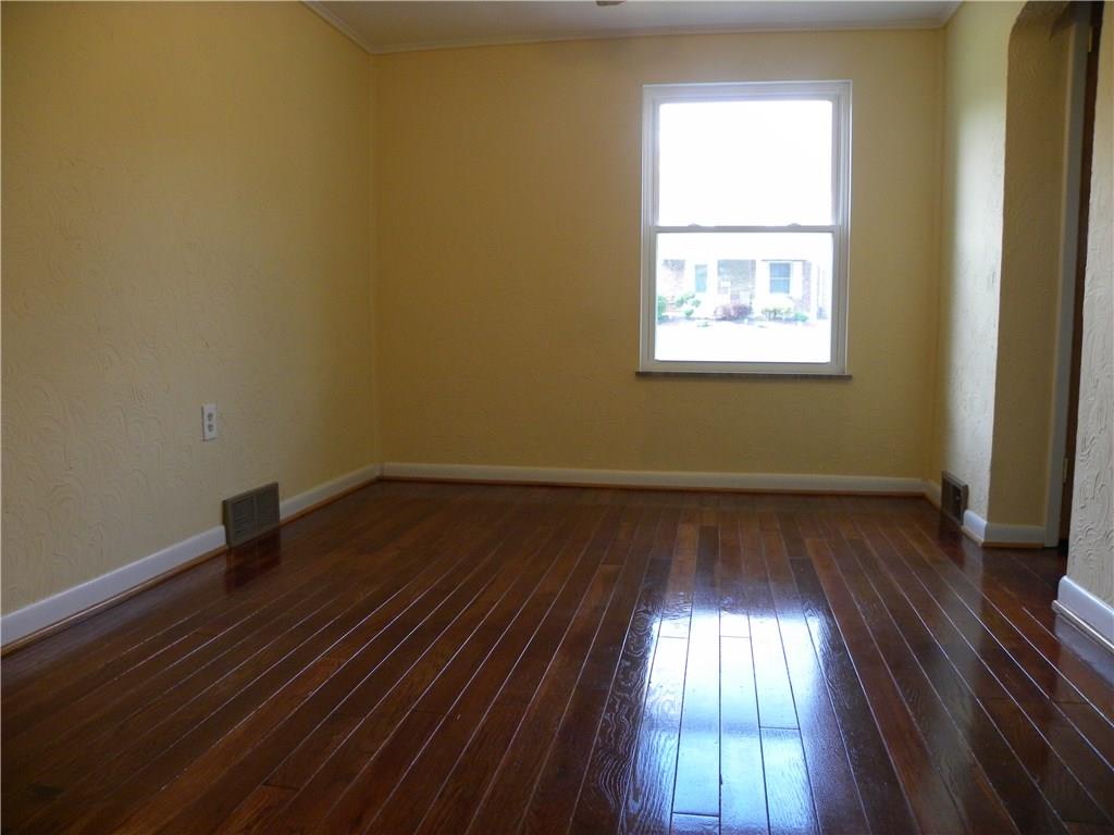 624 Highview Road Pittsburgh, PA 15234 - Photo 5 of 22 Dining Room