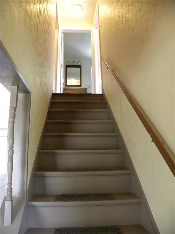624 Highview Road Pittsburgh, PA 15234 - Photo 8 of 22 Stairway to second floor