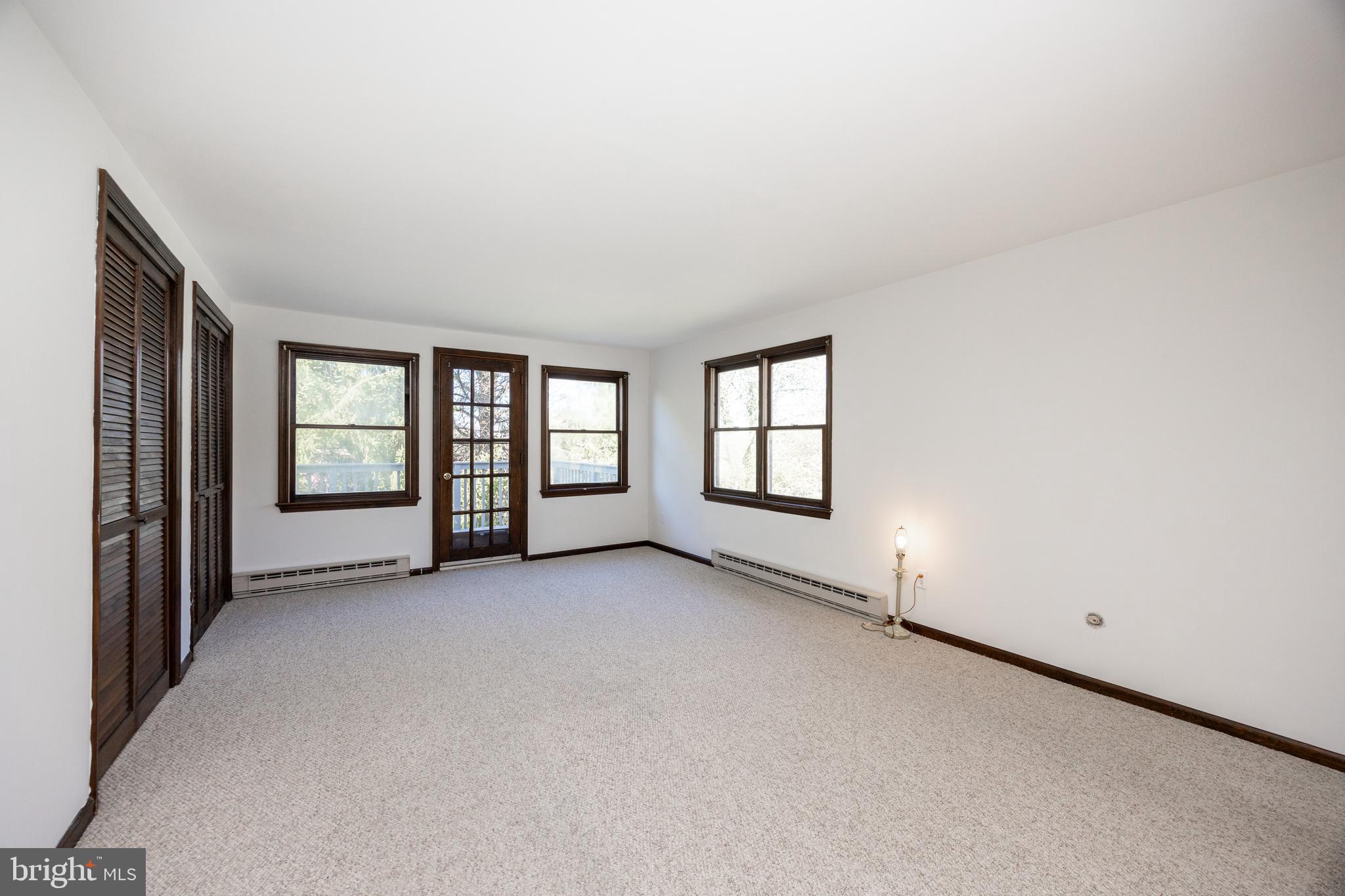 800 Scholl Road Pottstown, PA 19465 - Photo 27 of 49 an empty room with windows