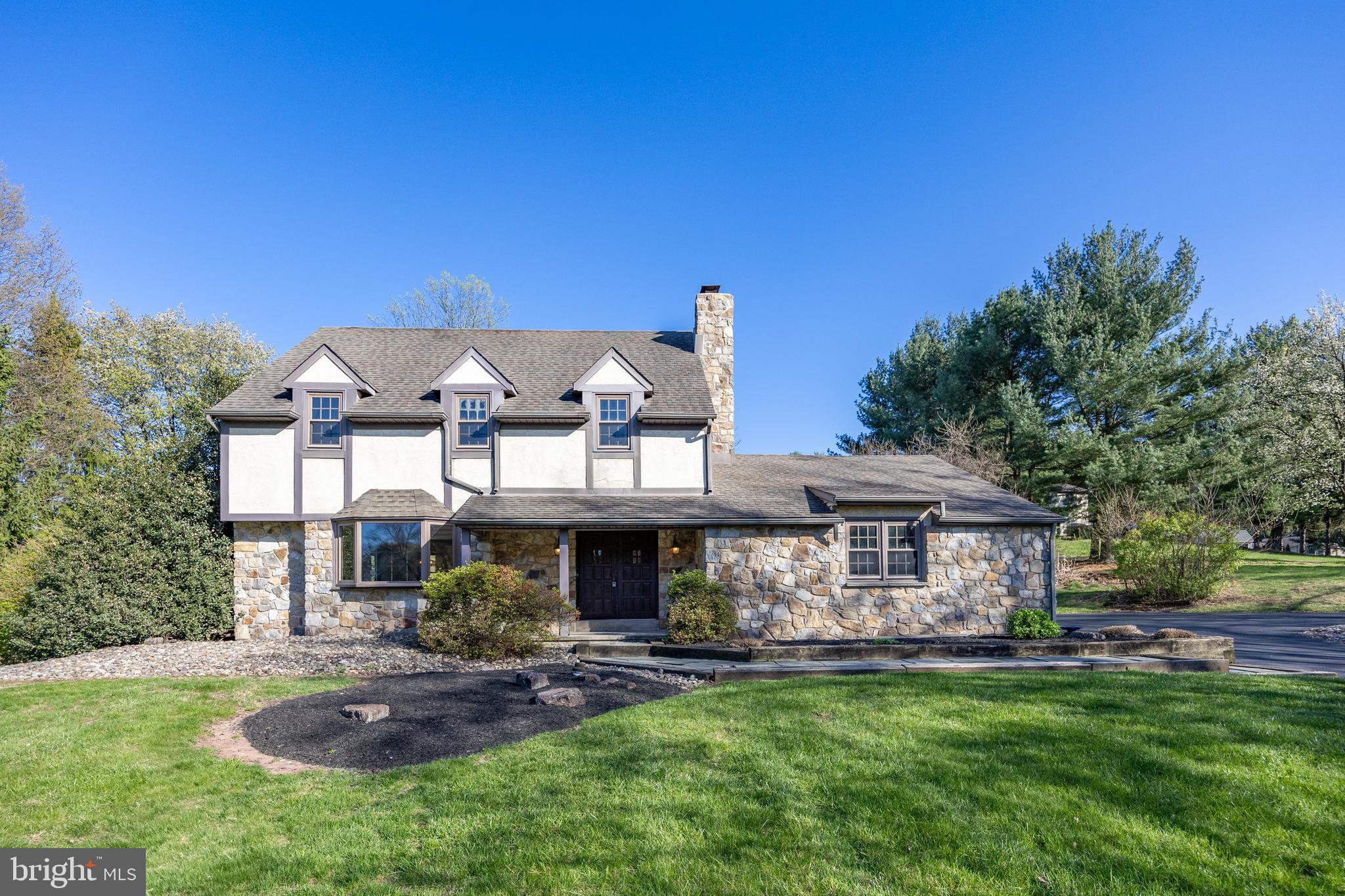800 Scholl Road Pottstown, PA 19465 - Photo 44 of 49 a front view of a house with garden