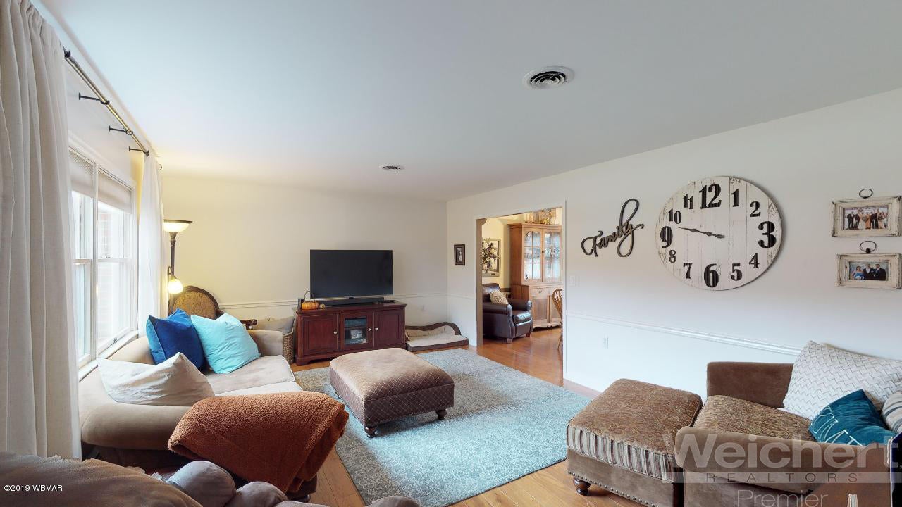 1104 Arthur Road Montoursville, PA 17754 - Photo 12 of 35 Living Room