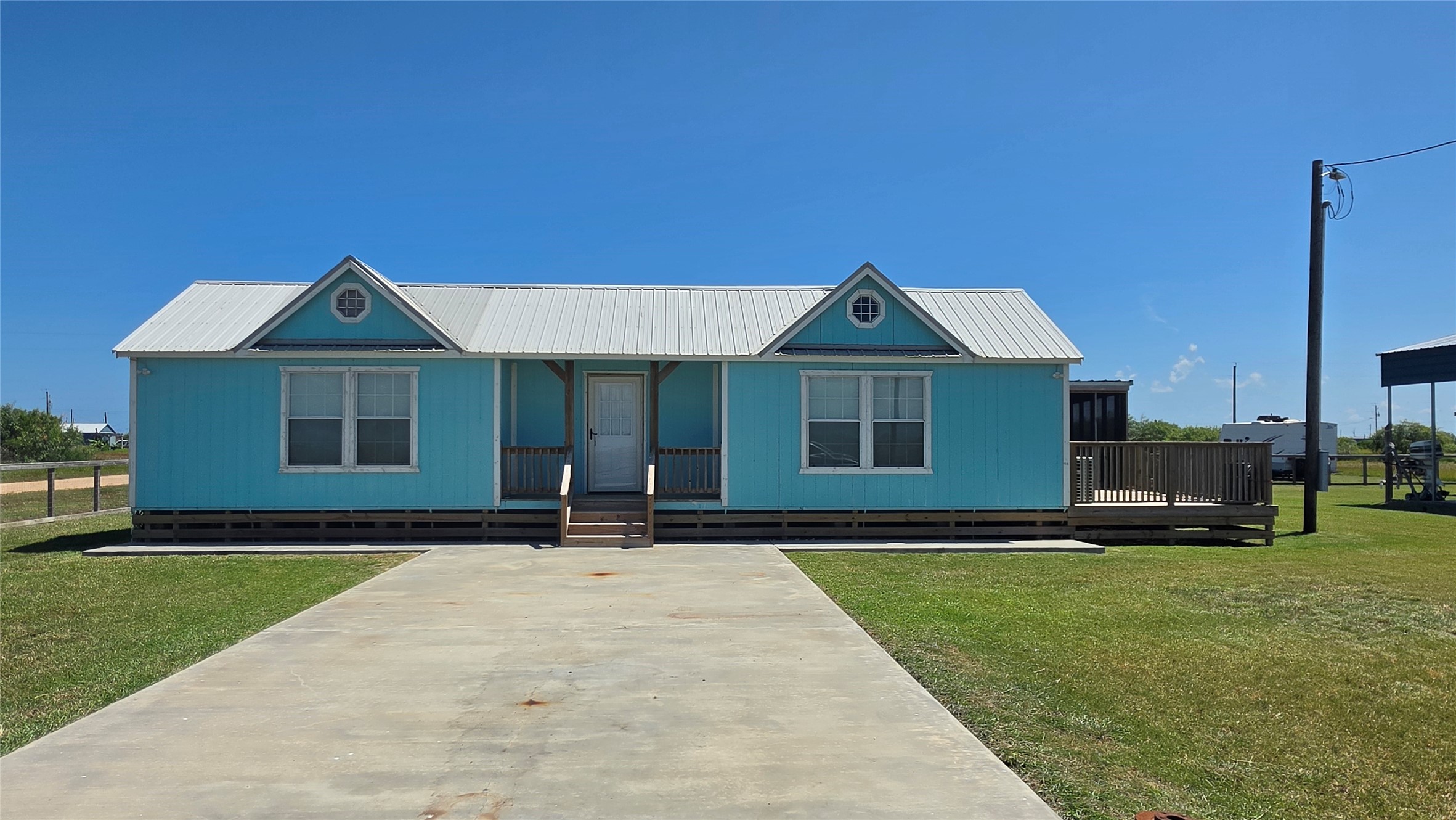 238 Ladyfish Road Palacios, TX 77465 - Photo 1 of 17 Gallery Image 1