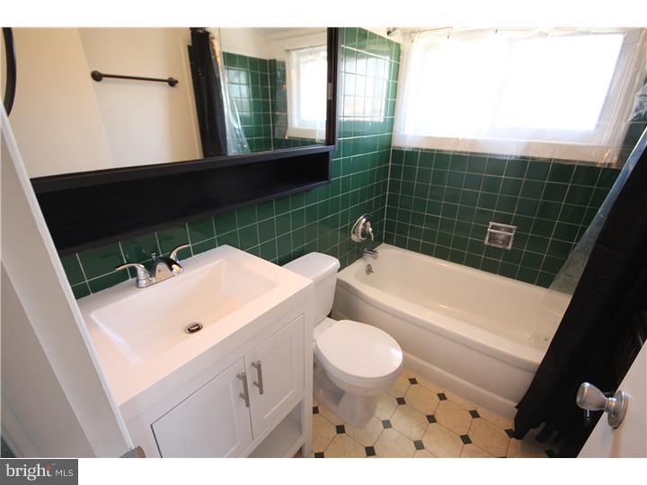 35 Iris Road Levittown, PA 19057 - Photo 11 of 20 Bathroom